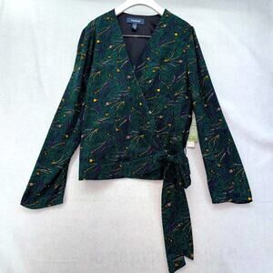 NWT Women’s ModCloth Long Sleeve Wrap Blouse Shirt Green Floral size Large